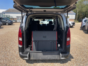 2021 Peugeot Rifter Wav Wheelchair Accessible Vehicle 1.5 Bluehdi Allure in Grey — image 4