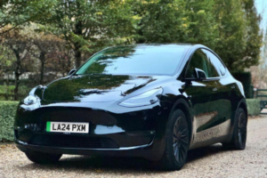 2024 Tesla Model Y (dual Motor) Long Range Auto 4wde 5dr in Black — image 2