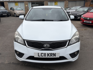 2011 Kia Proceed 1.6 Crdi Ecodynamics 2 in White — image 3