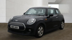 2015 MINI Hatch 1.5 Cooper Auto Euro 6 (s/s) 3dr in Black — image 4