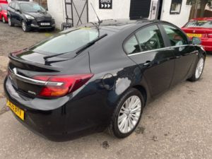 2015 Vauxhall Insignia 2.0l Design Cdti Ecoflex S/s Hatchback 5dr Diesel Manual Euro 6 (138 Bhp) in Black — image 4