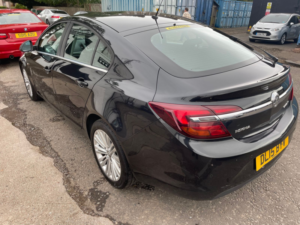 2015 Vauxhall Insignia 2.0l Design Cdti Ecoflex S/s Hatchback 5dr Diesel Manual Euro 6 (138 Bhp) in Black — image 6