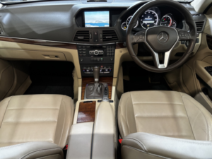 2012 Mercedes-Benz E Class 2.1 E250 Cdi Blueefficiency Se in White — image 2