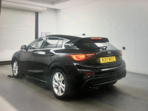 2017 Infiniti Q30 1.5 D Business Executive in Black — image 3