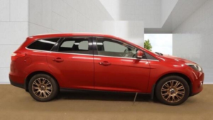 2012 Ford Focus 1.6 Titanium Powershift Euro 5 5dr in Red — image 6