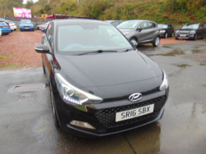 2016 Hyundai I20 1.4 I20 Prem 1.4 100ps * Mot October 2027 * 8 Service Stamps * Finance Available * Free 6 Months War in Black — image 4