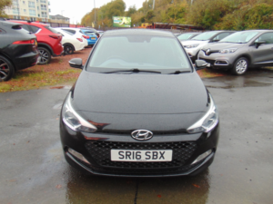 2016 Hyundai I20 1.4 I20 Prem 1.4 100ps * Mot October 2027 * 8 Service Stamps * Finance Available * Free 6 Months War in Black — image 5