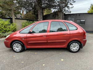 2007 Citroen Xsara Picasso 1.6 I 16v Desire in Red — image 6