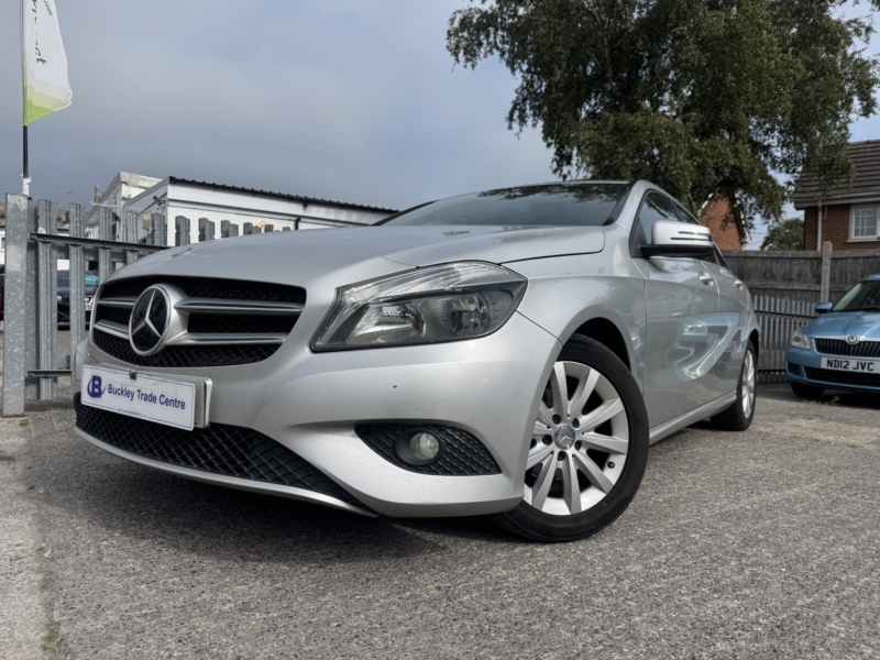 2014 Mercedes-Benz A Class 1.5 A180 Cdi Eco Se in Silver — image 1