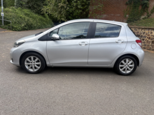 2012 Toyota Yaris 1.3 Dual Vvt-I Tr in Silver — image 5