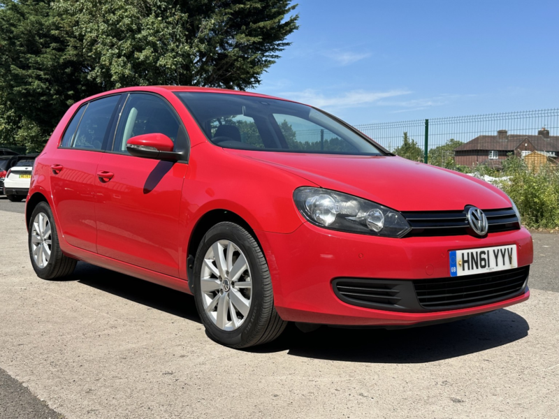 2012 Volkswagen Golf 1.4 Tsi Match in Red — image 1
