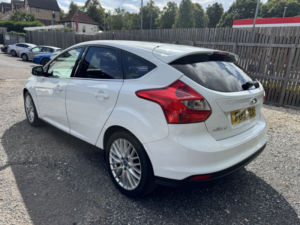 2012 Ford Focus 1.6 Tdci Zetec Hatchback 5dr Diesel Manual Euro 5 (s/s) (115 Ps) in White — image 4