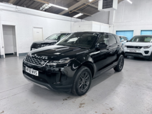 2019 Land Rover Range Rover Evoque 2.0 D150 in Black — image 3