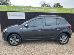 2021 Dacia Sandero Stepway 0.9 Stepway Comfort Tce 90 Re in Grey — image 3