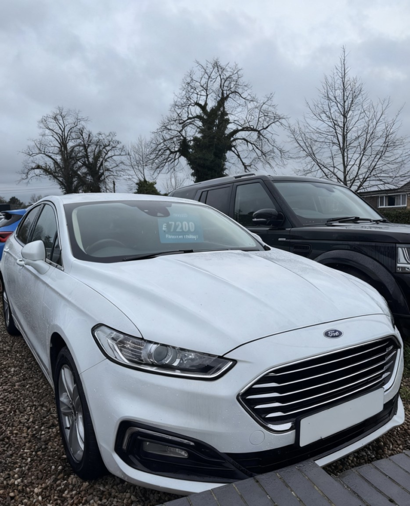 2019 Ford Mondeo 2.0 Ecoblue Zetec Edition in White — image 1