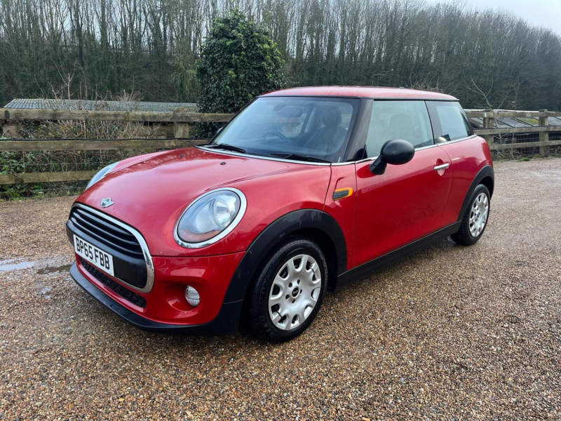 2015 MINI Hatch 1.2 One Euro 6 (s/s) 3dr in Red — image 1