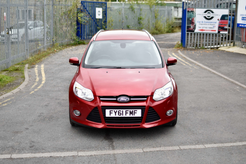 2011 Ford Focus 2.0 Tdci Titanium X Estate 5dr Diesel Powershift Euro 5 (163 Ps) in Red — image 1