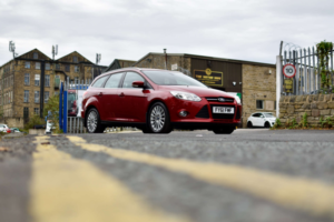 2011 Ford Focus 2.0 Tdci Titanium X Estate 5dr Diesel Powershift Euro 5 (163 Ps) in Red — image 2