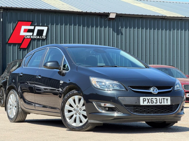 2014 Vauxhall Astra 2.0 Cdti Elite Auto Euro 5 5dr in Black — image 1