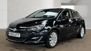 2014 Vauxhall Astra 2.0 Cdti Elite Auto Euro 5 5dr in Black — image 2