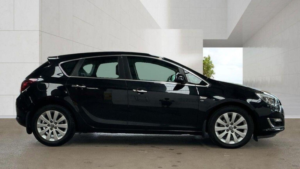 2014 Vauxhall Astra 2.0 Cdti Elite Auto Euro 5 5dr in Black — image 6