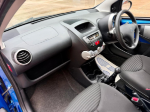 2013 Peugeot 107 1.0 12v Active Euro 5 5dr in Blue — image 4