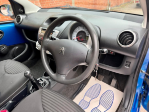2013 Peugeot 107 1.0 12v Active Euro 5 5dr in Blue — image 6