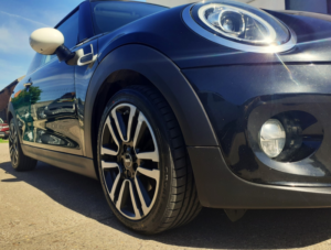 2018 MINI Hatch 1.5 Cooper 3-Door Hatch in Black — image 3