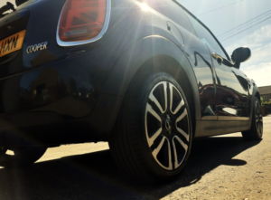 2018 MINI Hatch 1.5 Cooper 3-Door Hatch in Black — image 6