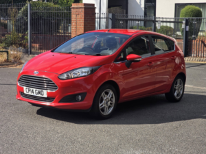 2014 Ford Fiesta 1.25 Zetec Hatchback 5dr Petrol Manual Euro 5 (82 Ps) in Red — image 3