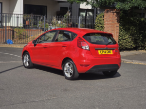 2014 Ford Fiesta 1.25 Zetec Hatchback 5dr Petrol Manual Euro 5 (82 Ps) in Red — image 4