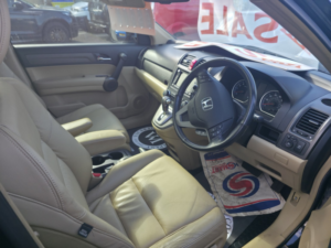 2010 Honda Cr-V 2.0 I-Vtec Ex in Black — image 2