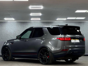 2017 Land Rover Discovery 3.0 Td V6 Hse Auto 4WD Euro 6 (s/s) 5dr in Grey — image 4