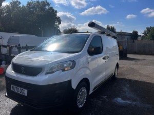 2020 Peugeot Expert 2.0 Bluehdi 1400 Professional Standard Panel Van Mwb Euro 6 (s/s) 6dr in White — image 3