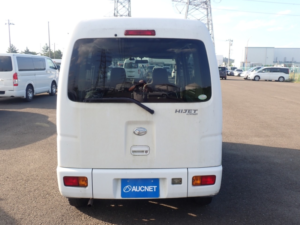 2010 Daihatsu Hijet Wheel Chair Accessible in White — image 2