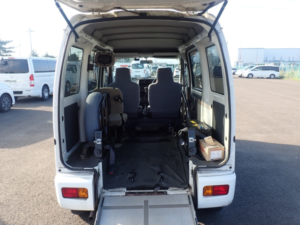 2010 Daihatsu Hijet Wheel Chair Accessible in White — image 5