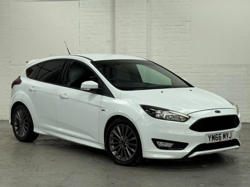 2017 Ford Focus 1.5 Tdci St-Line Hatchback 5dr Diesel Manual Euro 6 (s/s) (120 Ps) in White — image 1