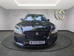 2019 Jaguar F-Pace 3.0 D300 V6 300 Sport Auto AWD Euro 6 (s/s) 5dr in Black — image 4
