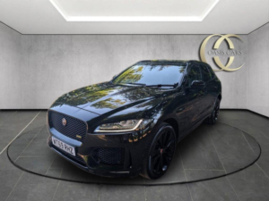2019 Jaguar F-Pace 3.0 D300 V6 300 Sport Auto AWD Euro 6 (s/s) 5dr in Black — image 5