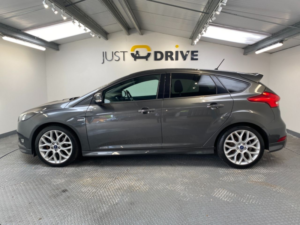 2017 Ford Focus 1.5t Ecoboost St-Line Hatchback 5dr Petrol Manual Euro 6 (s/s) (150 Ps) in Grey — image 2