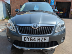 2014 Skoda Roomster 1.6 Tdi Scout in Grey — image 5