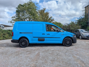 2016 Volkswagen Caddy Maxi 2.0 Tdi C20 Bluemotion Tech Startline Lwb Euro 6 (s/s) 6dr in Blue — image 2