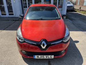 2015 Renault Clio 1.5 Dynamique S Medianav Dci 90 Stop & Start in Red — image 4