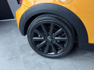 2016 MINI Hatch 1.5 Cooper Euro 6 (s/s) 3dr in Orange — image 5