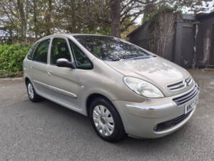 2007 Citroen Xsara Picasso 1.6 I 16v Vtx in Beige — image 2