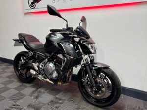 2017 Kawasaki Z650 650 Supernaked Euro 4 in Black — image 3