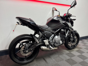 2017 Kawasaki Z650 650 Supernaked Euro 4 in Black — image 4
