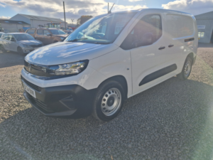 2024 Vauxhall Combo 1.5 Combo Pv Xl Prime 1.5d 100 S&s Mt6 Lwb L2 in White — image 3