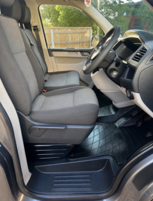 2019 Volkswagen Transporter T6 2.0 Tdi T28 102 Custom Swb Eu6 Ulez in Grey — image 3