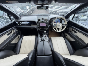2019 Bentley Bentayga 4.0 V8 Auto 4WD Euro 6 (s/s) 5dr in Grey — image 6